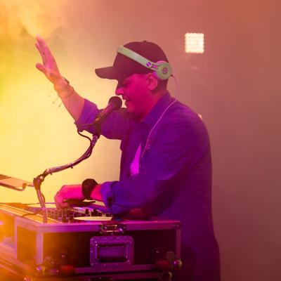 2018 - DJ ATENCIO y público